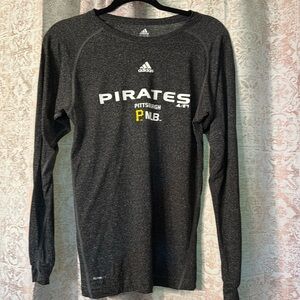 Women’s size L Adidas Climalite long sleeve Pittsburgh Pirates top. Gently used!